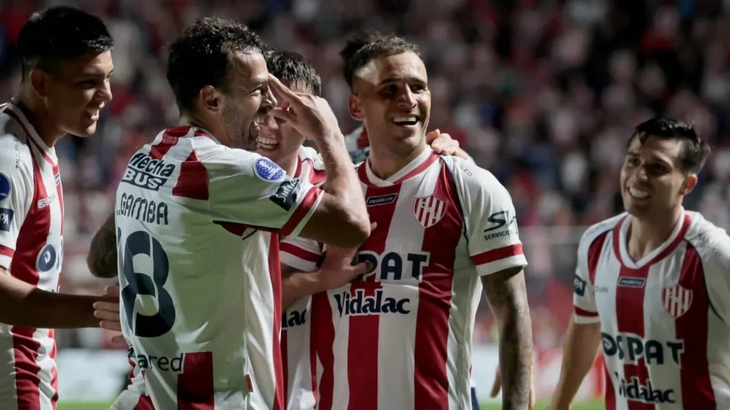 el-festejo-de-los-jugadores-de-union-tras-el-gol-de-lucas-gamba_1440x810.webp.webp