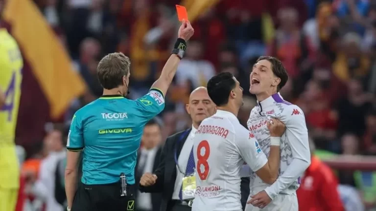 zaniolo-tras-ser-expulsado-en-el-partido-entre-roma-y-fiorentina_862x485.webp.webp