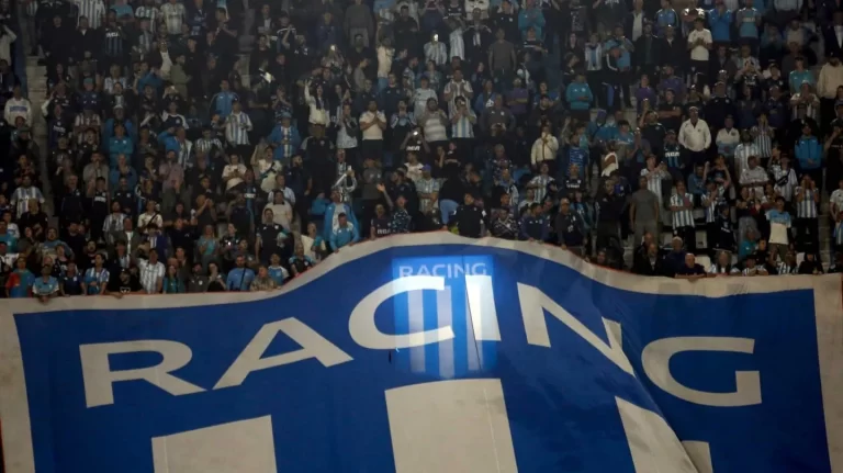 hinchada-racing_1440x810.webp.webp