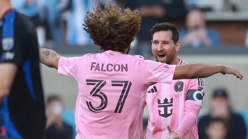 maxi-falcon-messi_1440x810.webp.webp
